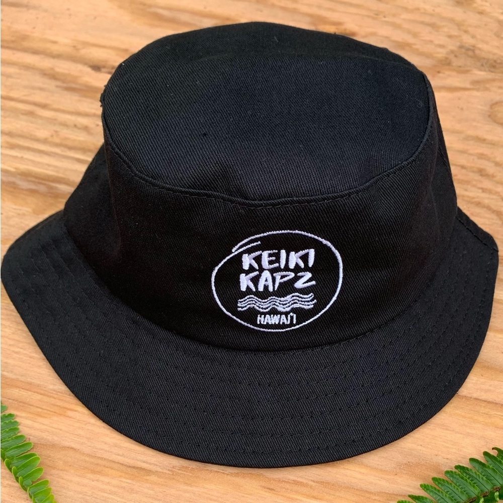 Black keiki kapz bucket hat